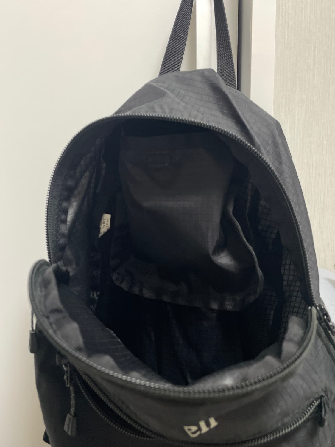 몽벨 포케터블 라이트팩 18L 블랙 상품이미지4