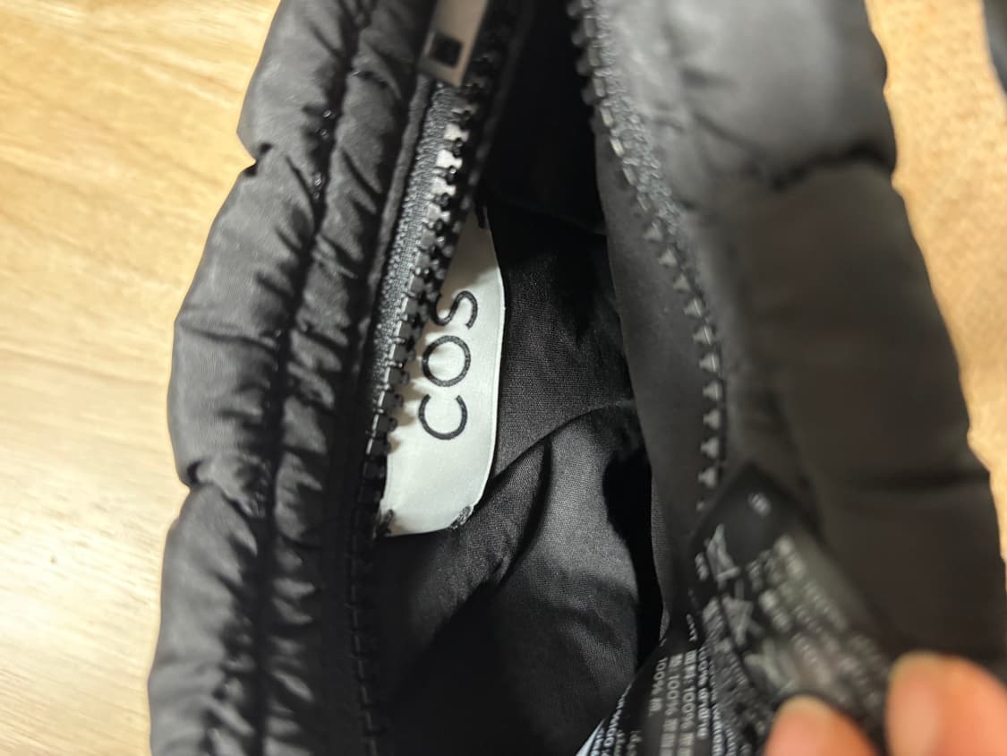 새상품 COS 퀼티드 마이크로 백 상품이미지4