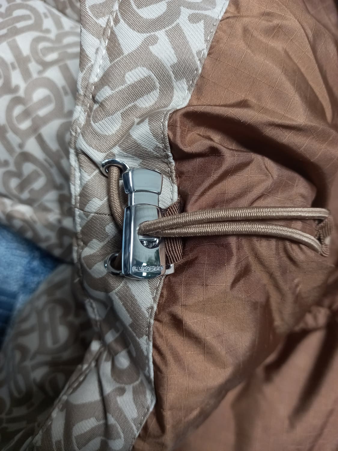 버버리 TB 모노그램 패딩  M(실용100~105) 상품이미지9