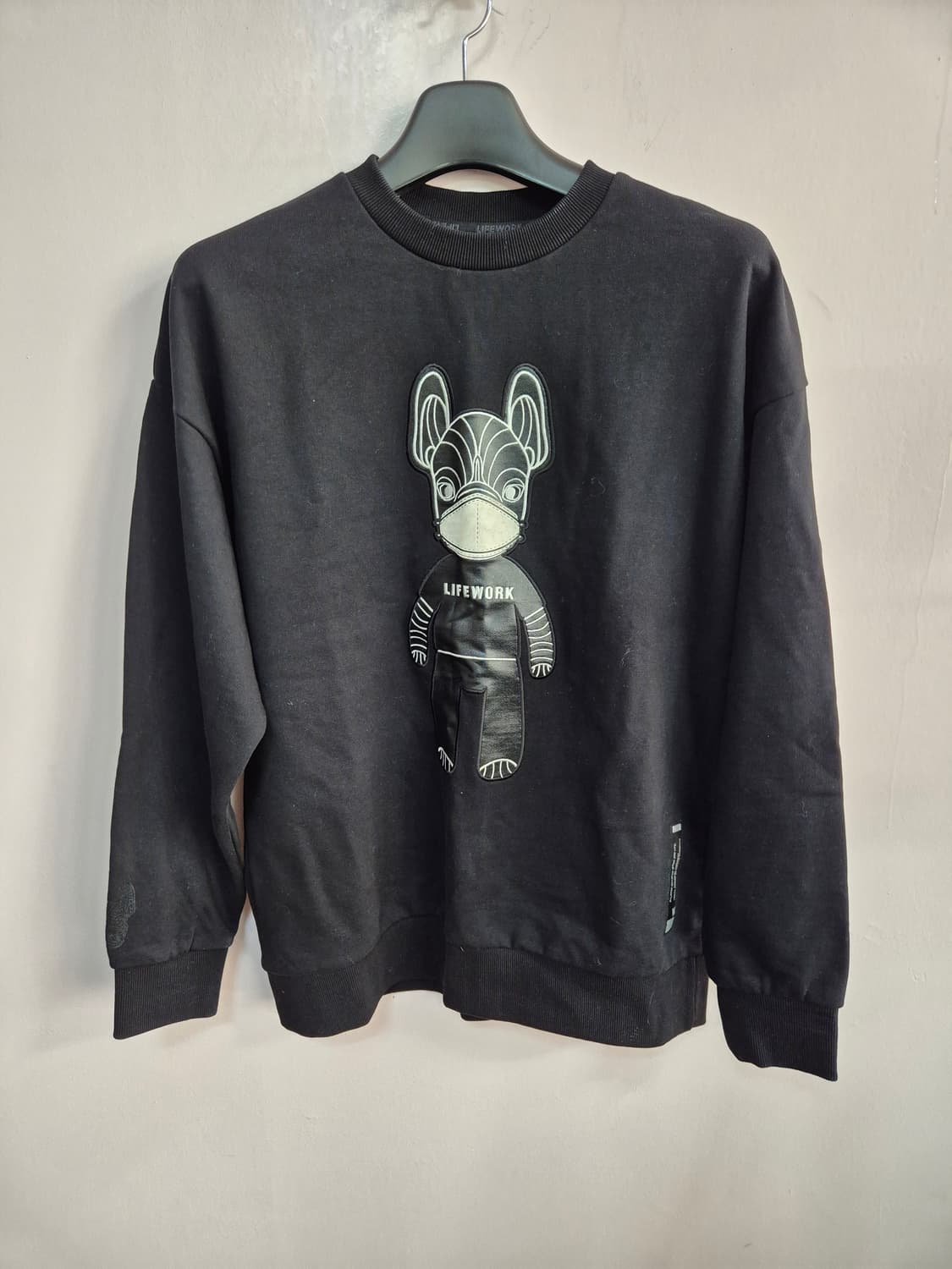 라이프워크 블랙 맨투맨 티셔츠 상품이미지2