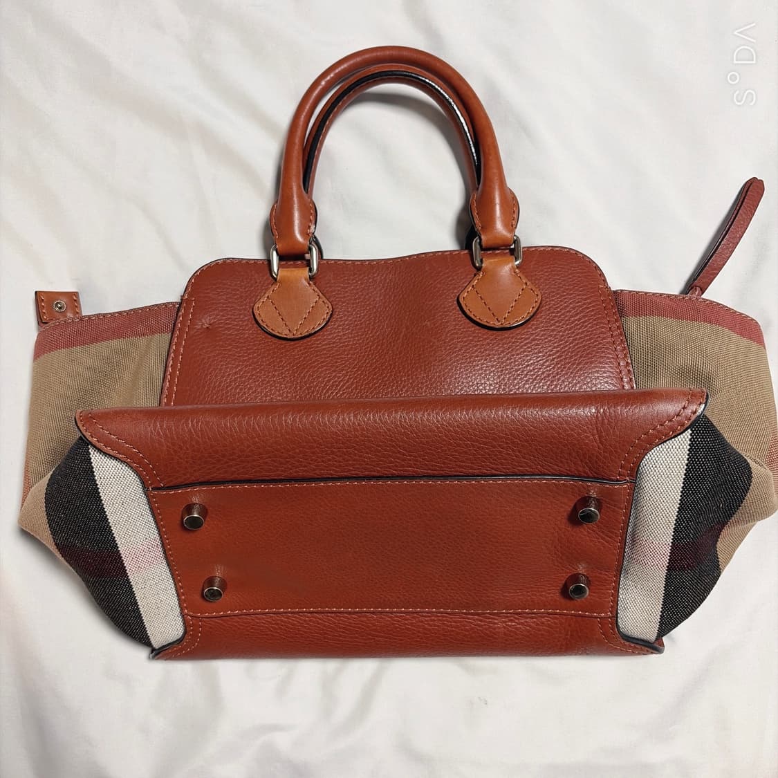 버버리 브라운 레더 캔버스 토트백 상품이미지2