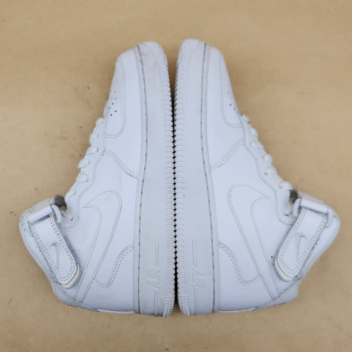 나이키 에어포스1 미드 235 상품이미지5