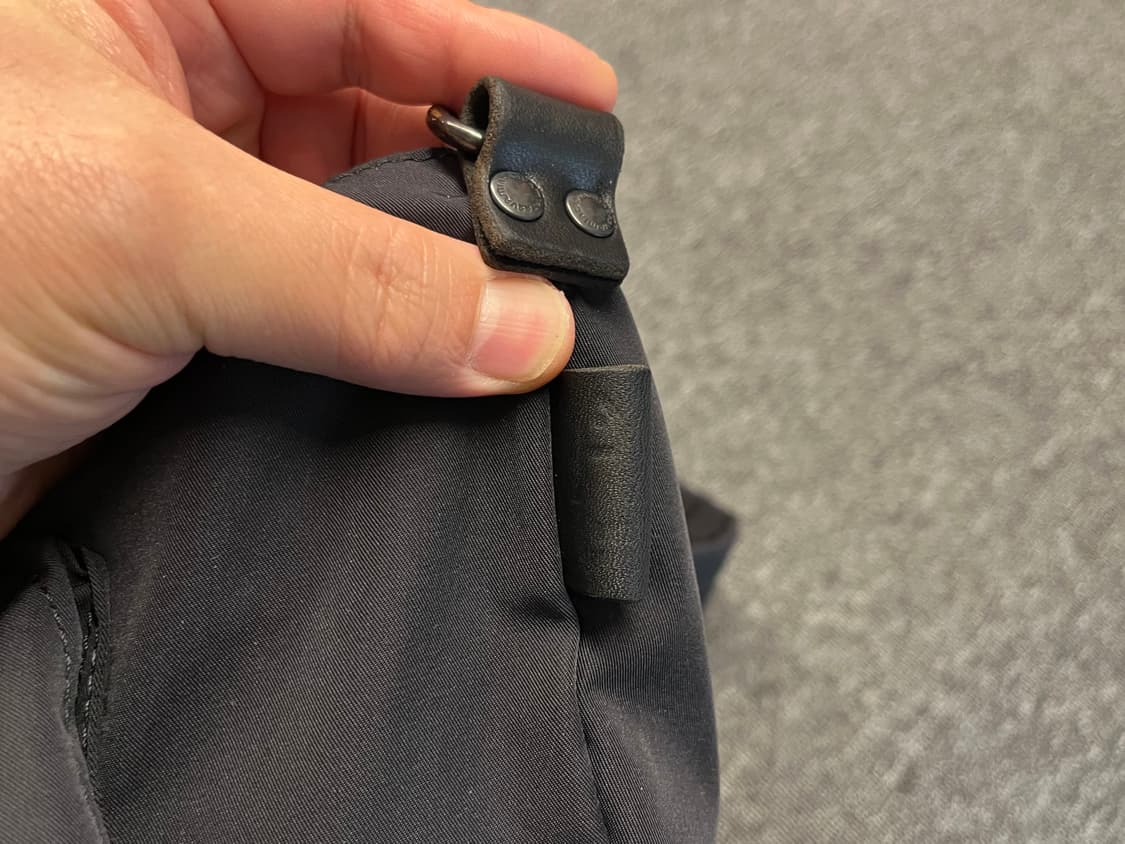 아미아칼바 개버딘 바디백 블랙  상품이미지3