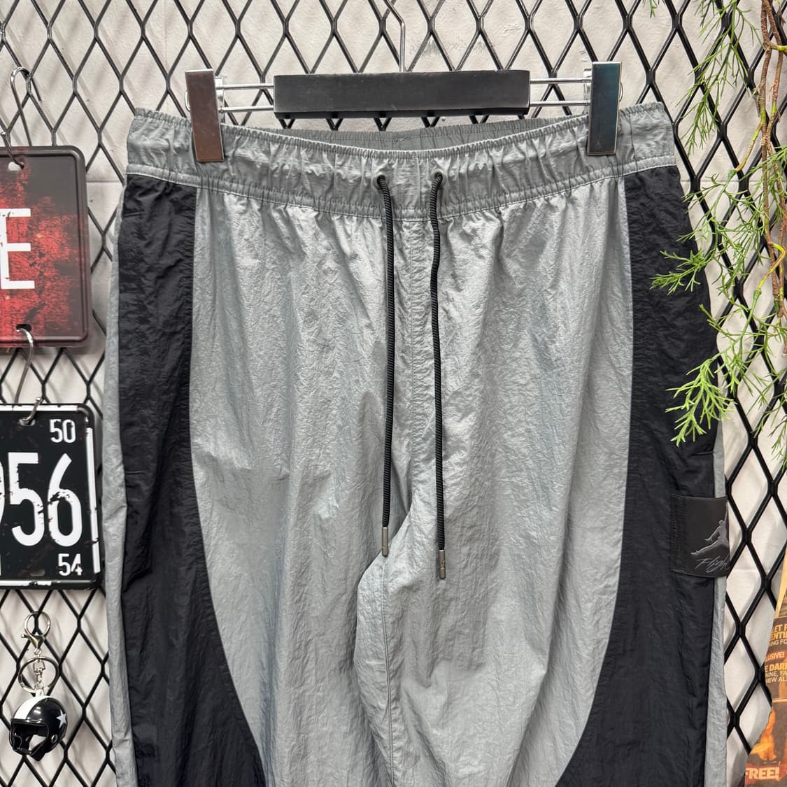 조던 플라이트 우븐 조거 팬츠 사이드 트랙 포인트 블랙 그레이 상품이미지3