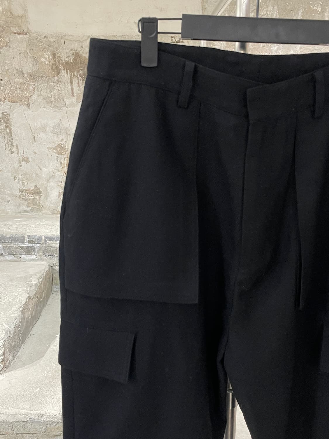 준지 블랙 울 카고 팬츠 상품이미지2