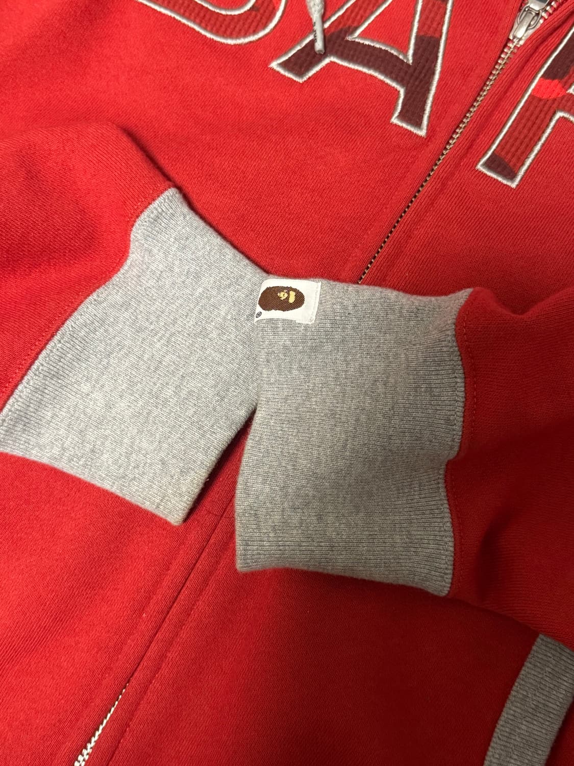 [L] 베이프 컬러 카모 써멀 패치 루즈핏 후드 집업 레드 상품이미지3