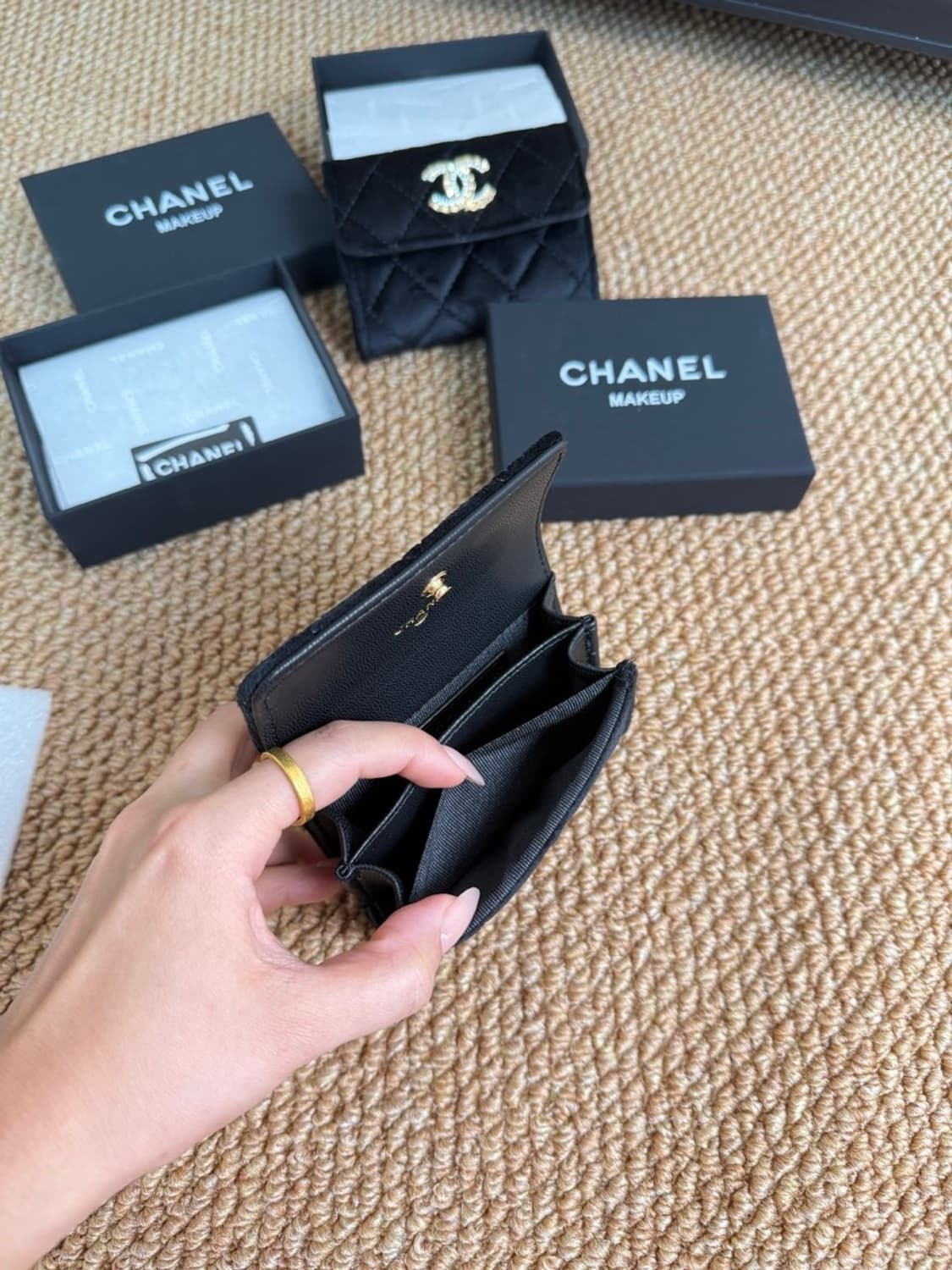 샤넬뷰티 CC로고 리미티드 벨벳 반지갑 풀박스 VIP 상품이미지9