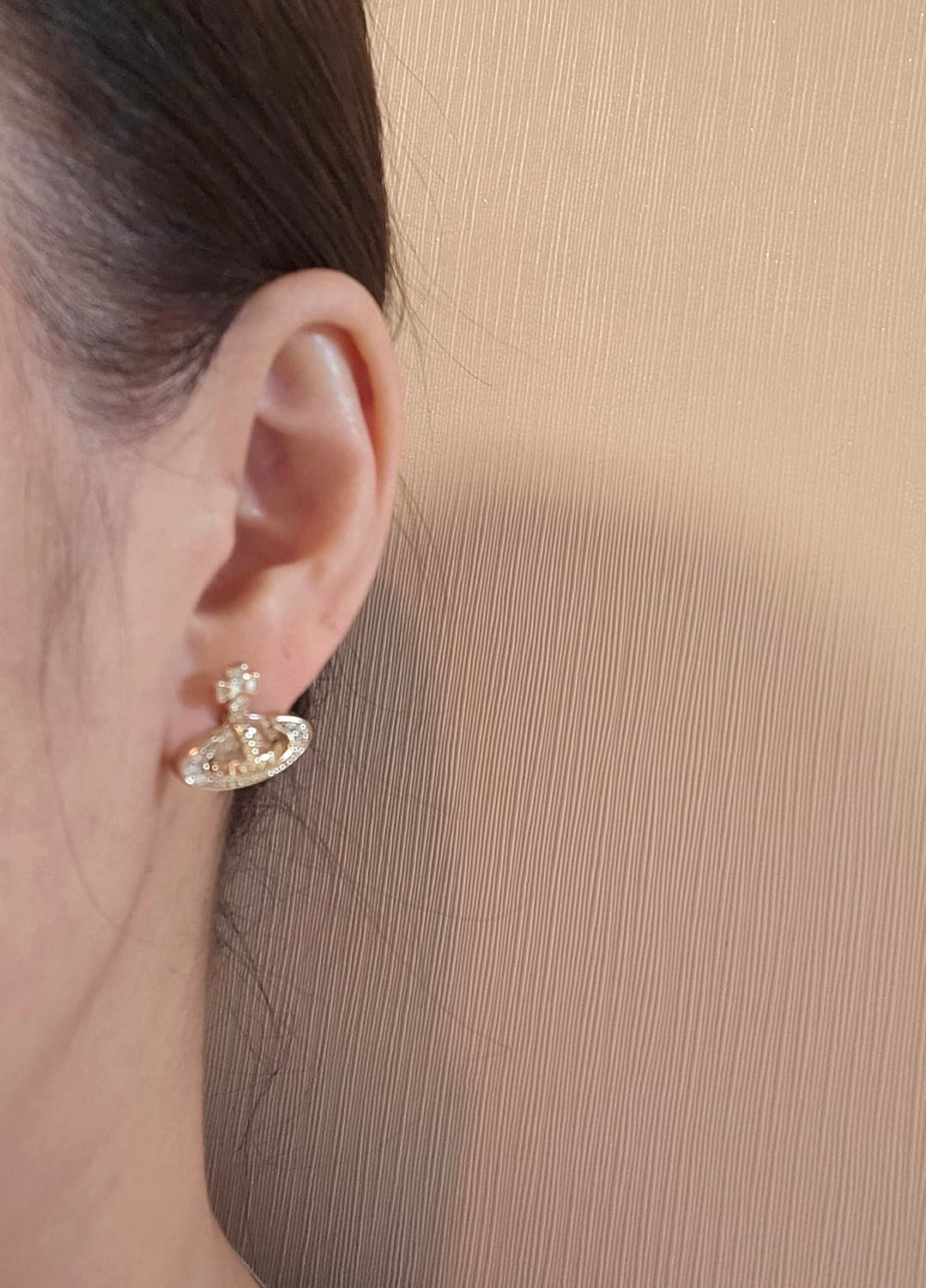 비비안웨스트우드 업사이클링 크리스탈 금장 귀걸이 상품이미지6