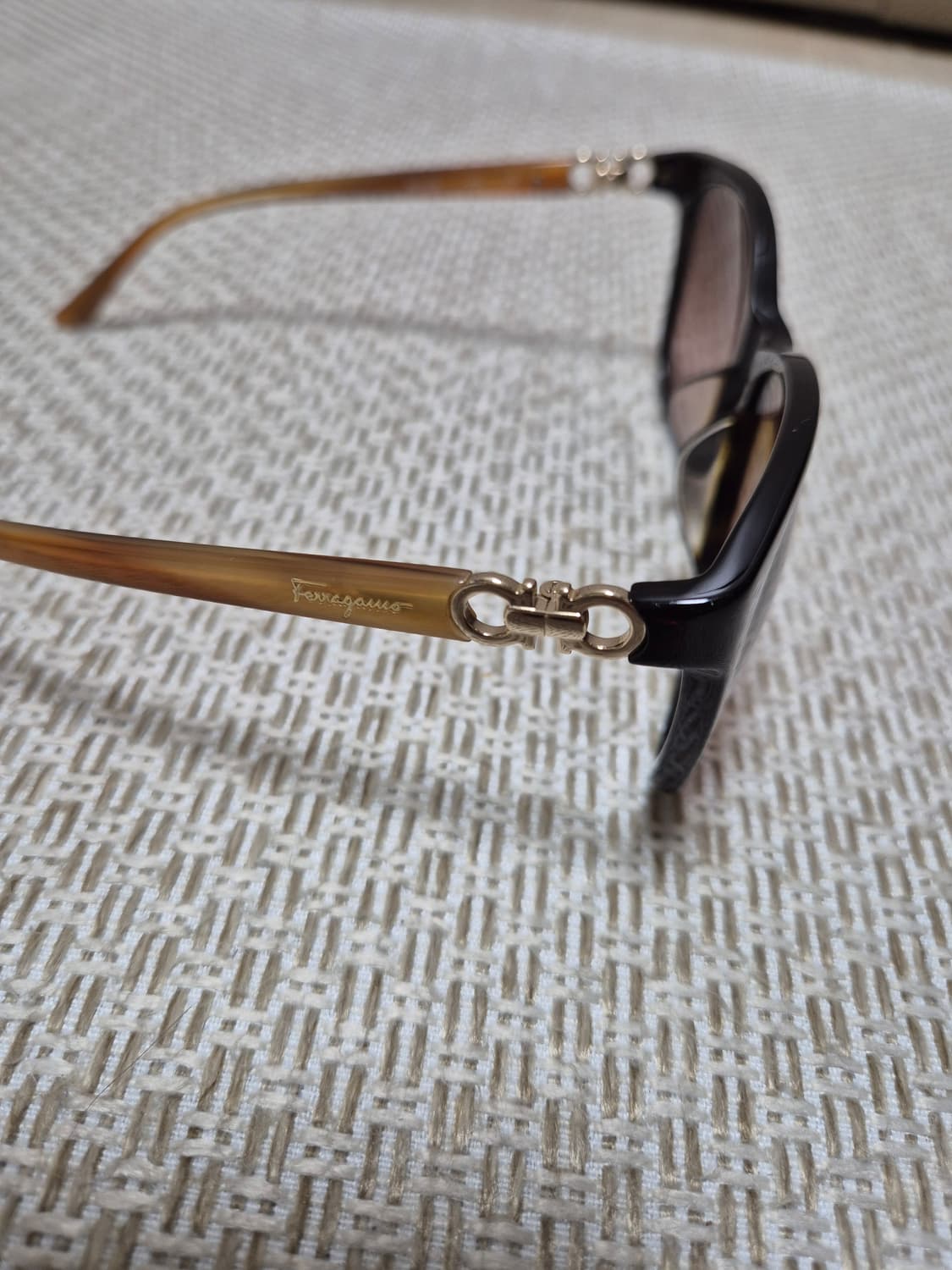 (정픔) 살바토레 페라가모 선글라스 여성용  상품이미지4