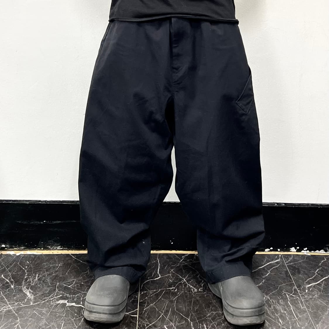 Y-3 블랙 코튼 캔버스 와이드 벌룬 워크 팬츠 상품이미지2