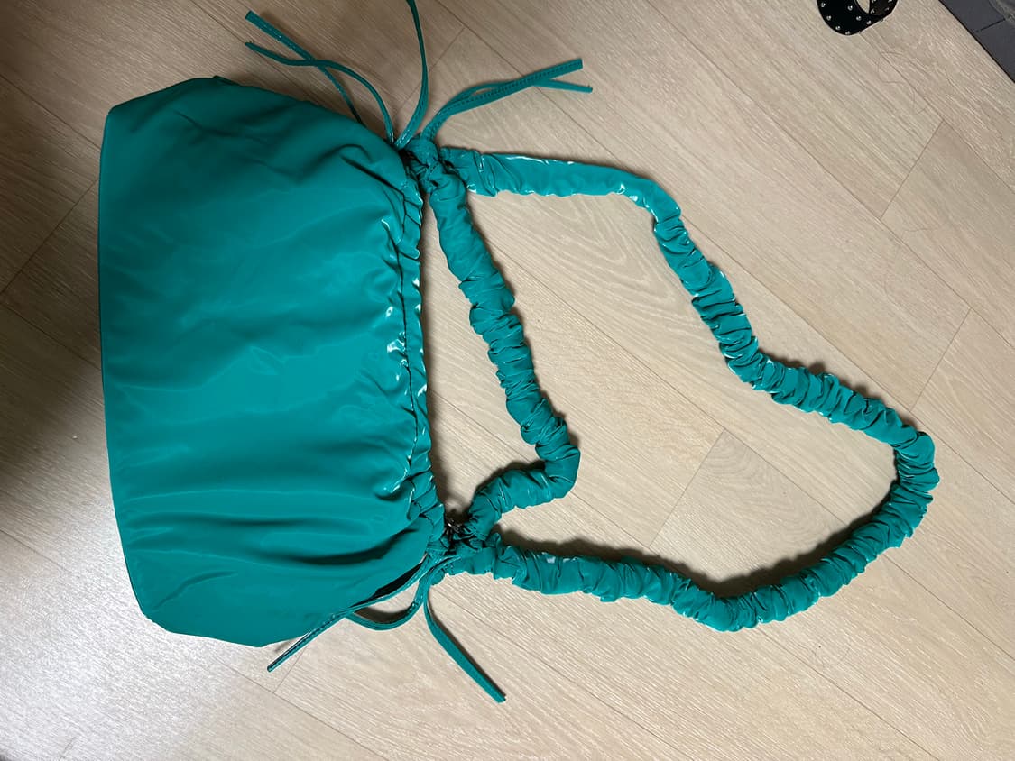 Hvisk 셔링 디테일 크로스바디 상품이미지1