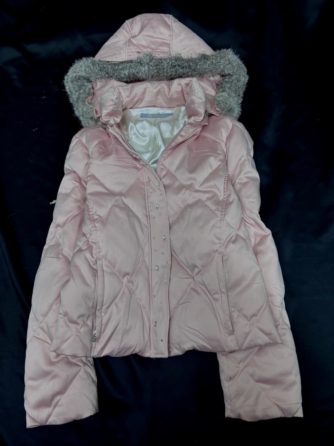 [X Miss] 딸기우유 그레이 퍼 큐빅 디테일 후디 패딩 상품이미지1