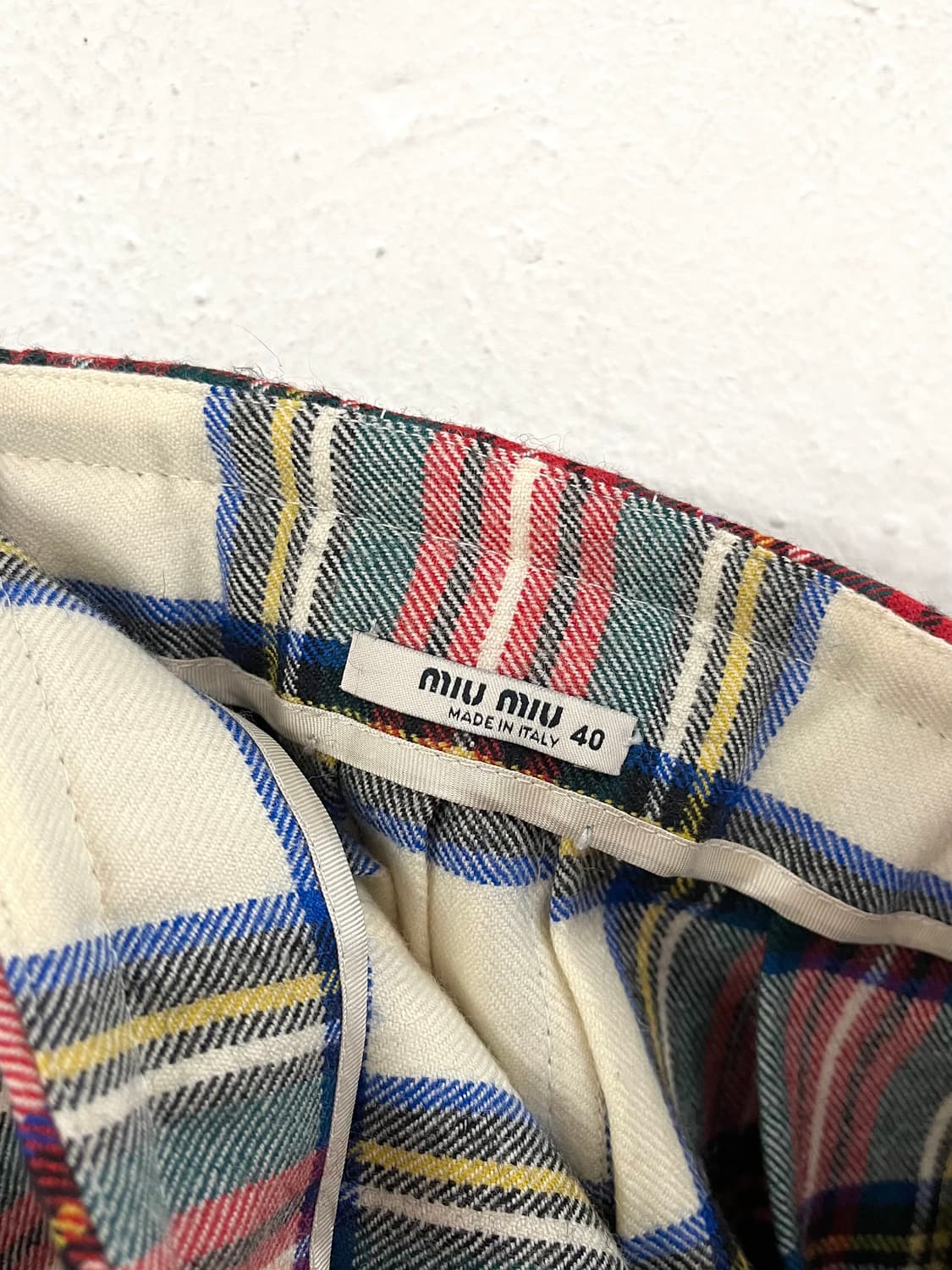 미우미우 레더 벨트 스트랩 플리츠 스커트 상품이미지2