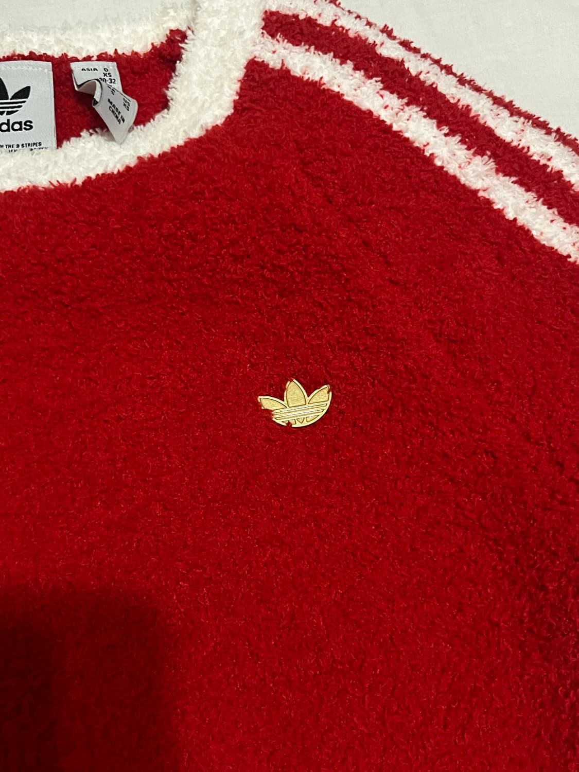 아디다스 프리미엄 플러피 니트 티셔츠 상품이미지3