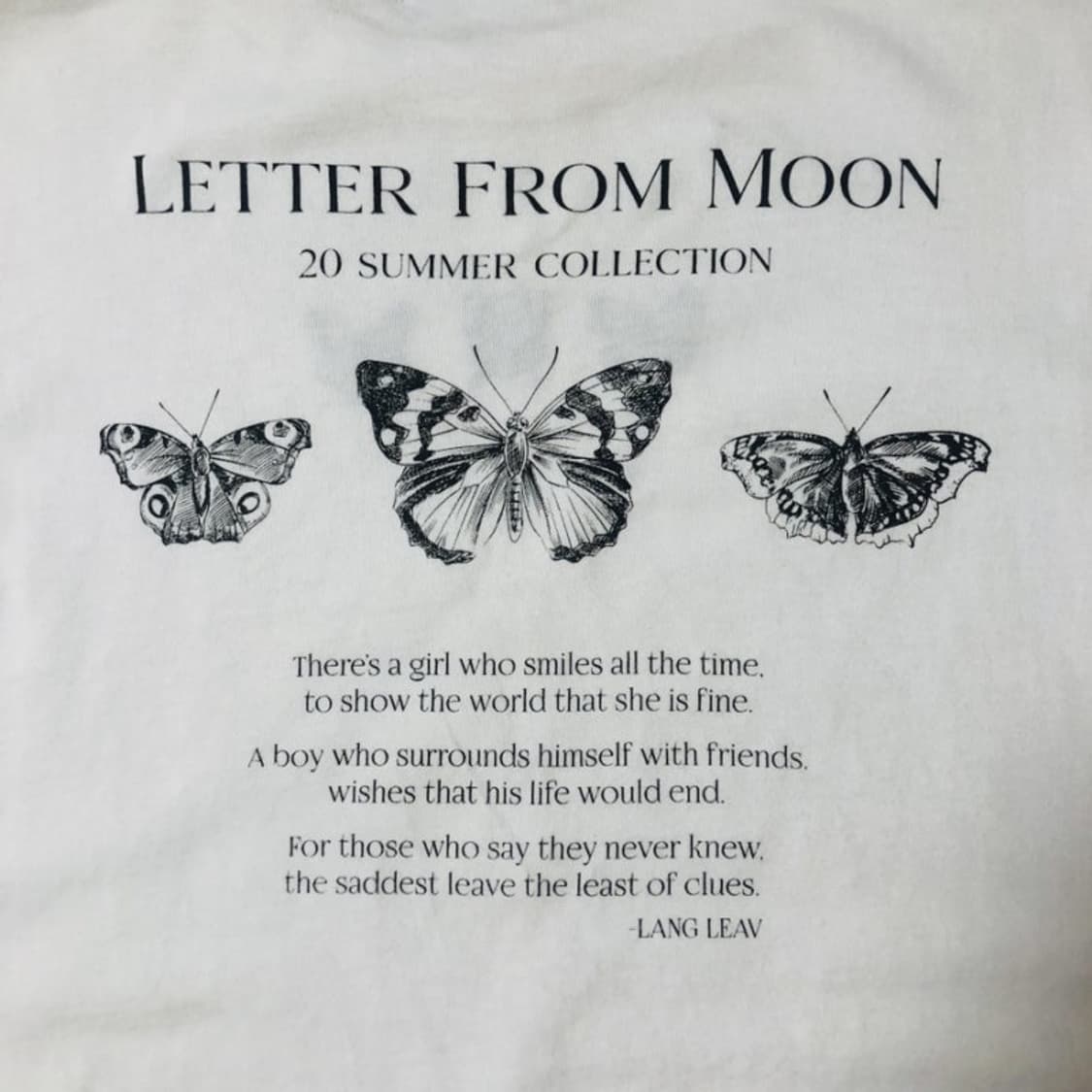 제니 나비티셔츠 레터프롬문 나비 티셔츠 상품이미지4