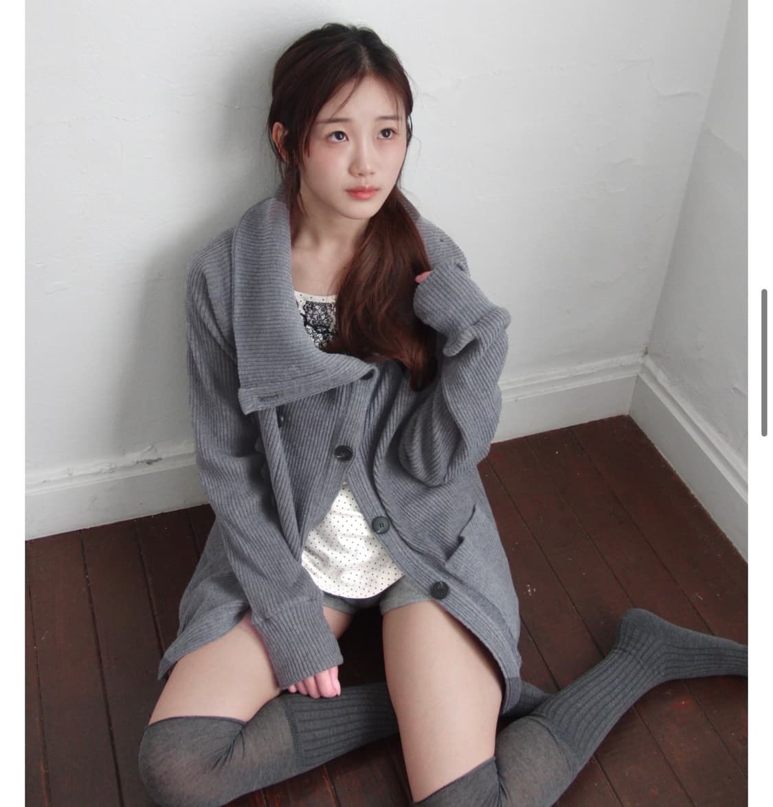 인앤양하모니 더블 버튼 단추 가디건 그레이 모리걸빈티지에이블리허그유어스킨 상품이미지1