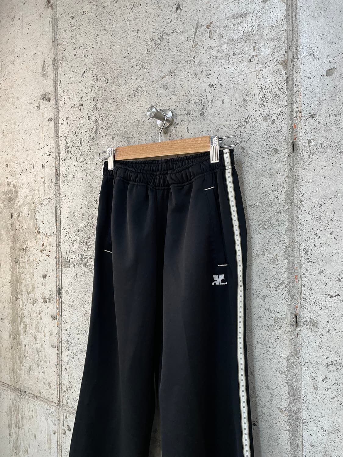 Courreges 꾸레쥬 로고 트랙 팬츠 상품이미지1