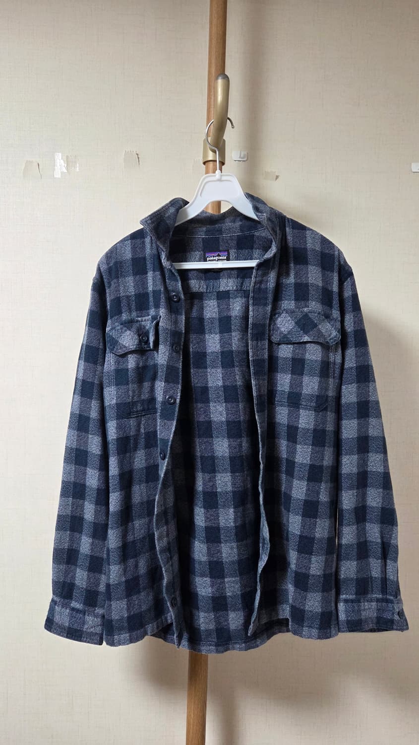 파타고니아 네이비 체크셔츠 상품이미지1