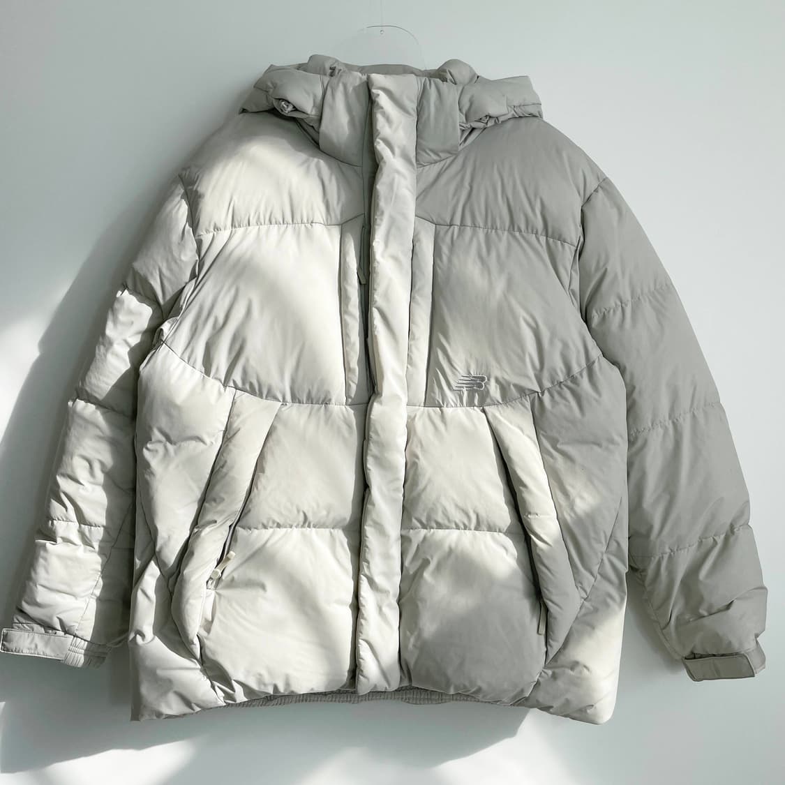 D2 뉴발란스 UNI 플라잉 숏 구스다운 재킷 100사이즈 상품이미지1