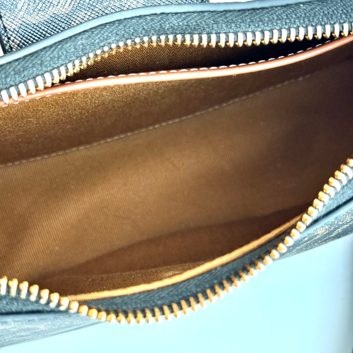 셀린느 트리옹프 아바백 미디움 상품이미지8