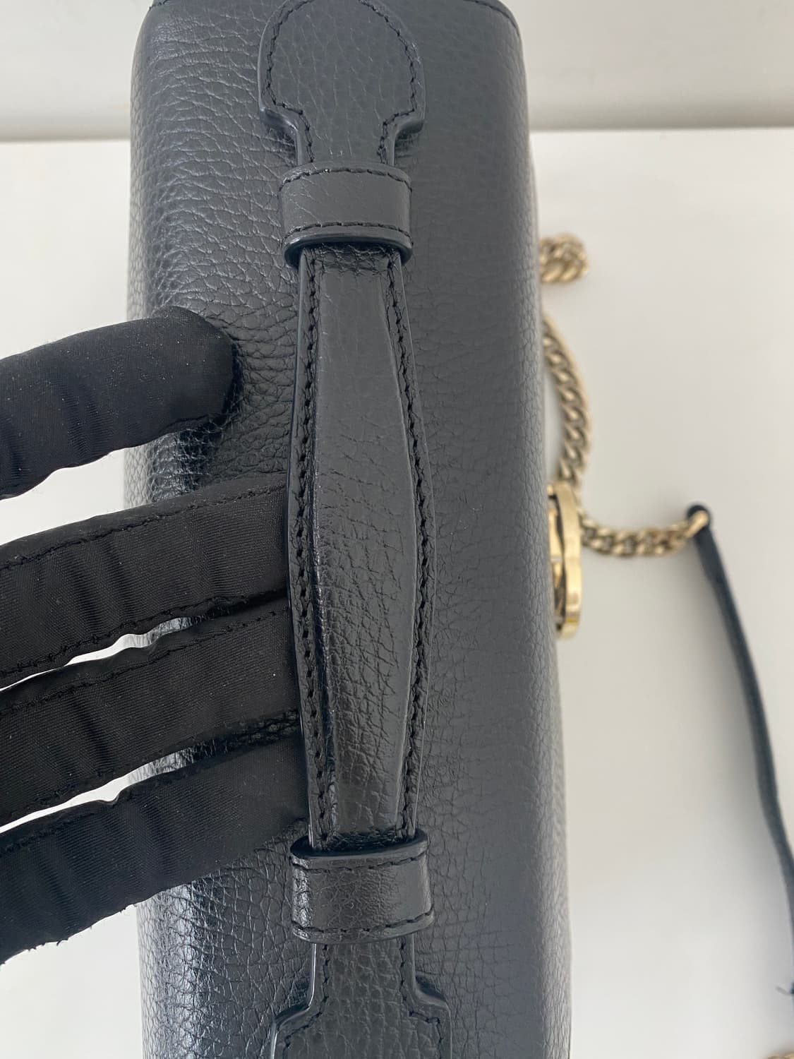 구찌 GG 인터로킹 탑핸들 체인 숄더백 상품이미지5