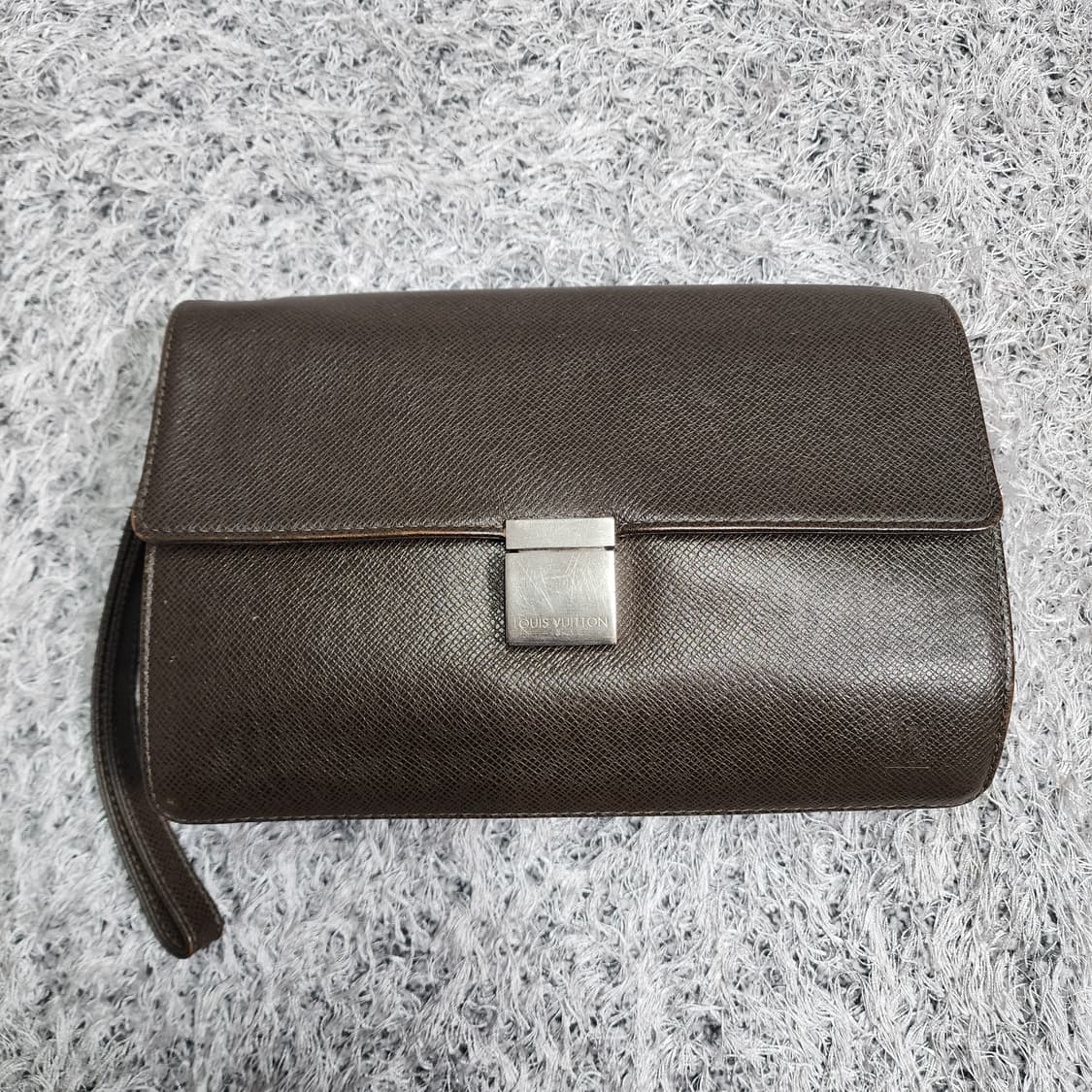 루이비통 타이가 세컨백 클러치백 상품이미지1
