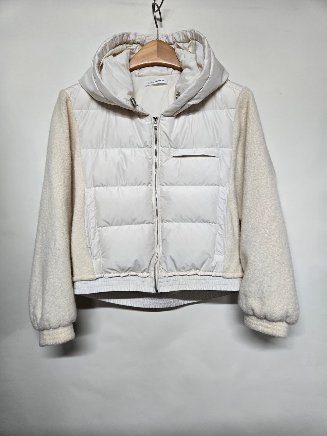 The CASHMERE 한섬  아이보리 구스 숏패딩 82-94-160 상품이미지1