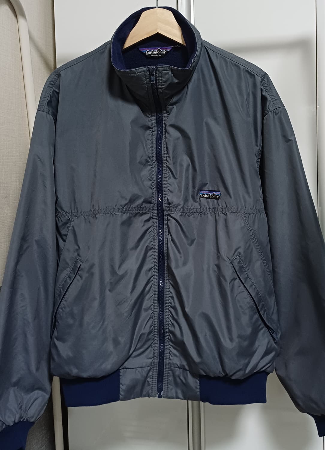 🇺🇸 파타고니아 쉘드 신칠라 봄버 자켓 - 그레이  상품이미지1