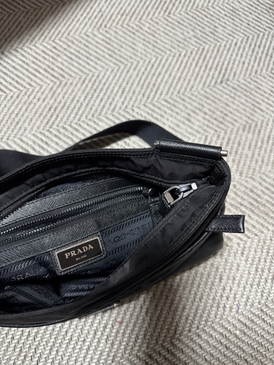 프라다 리나일론 크로스백 상품이미지5