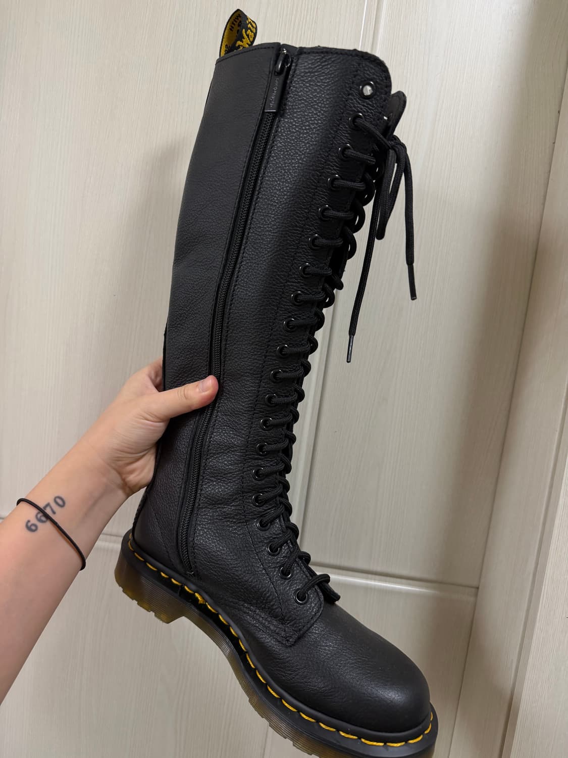 닥터마틴 1B60 20홀 240 상품이미지3