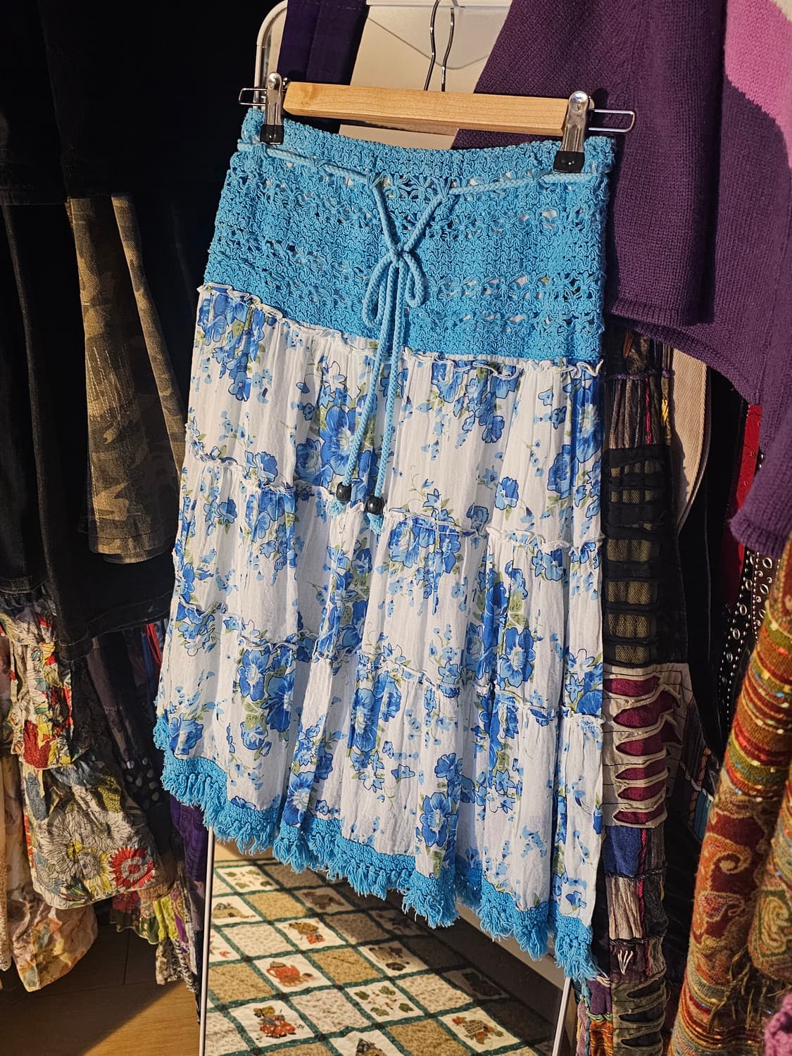 쿨톤 플라워 미디스커트 상품이미지1