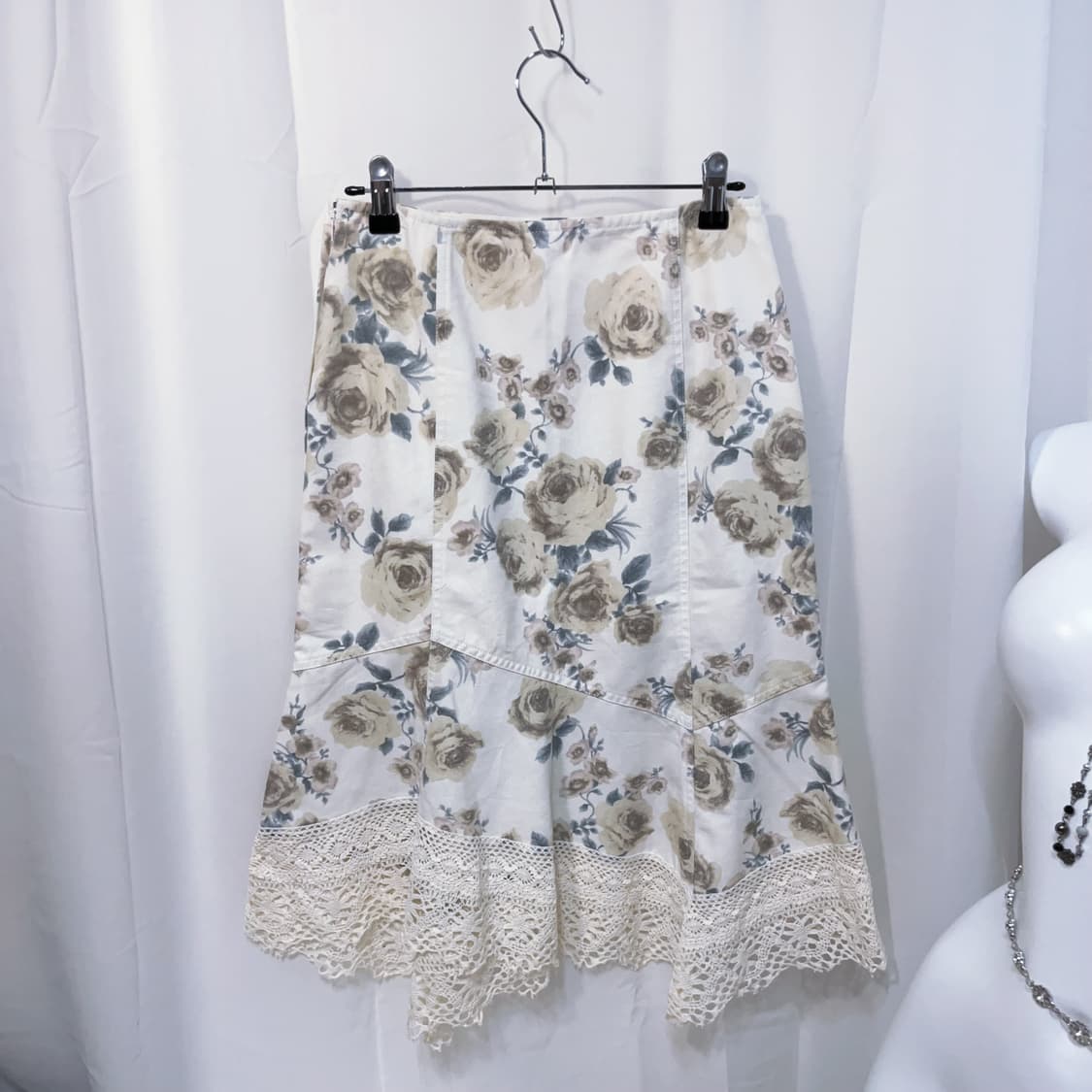 Oriental Lace Midi Skirt 상품이미지3