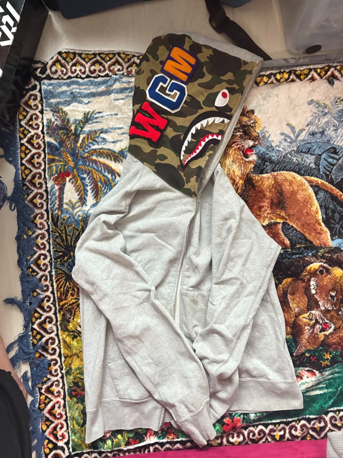 베이프 샤크후드집업 반카모 xl 판매합니다 상품이미지2