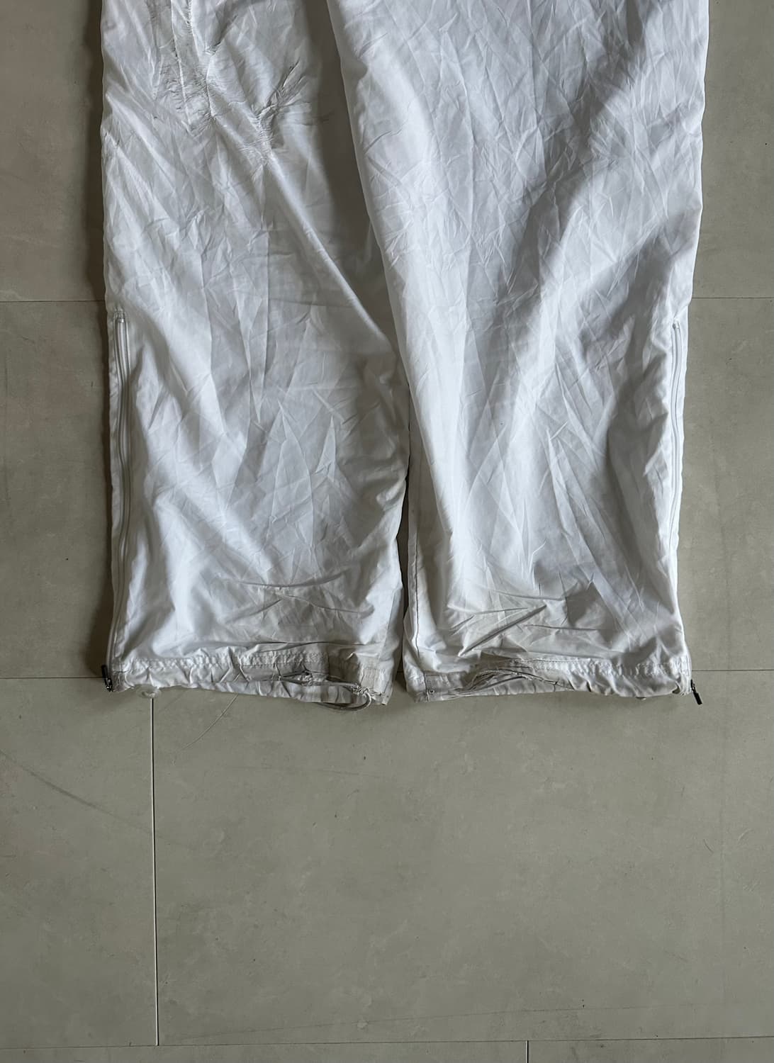 white wide fit training pants 상품이미지10