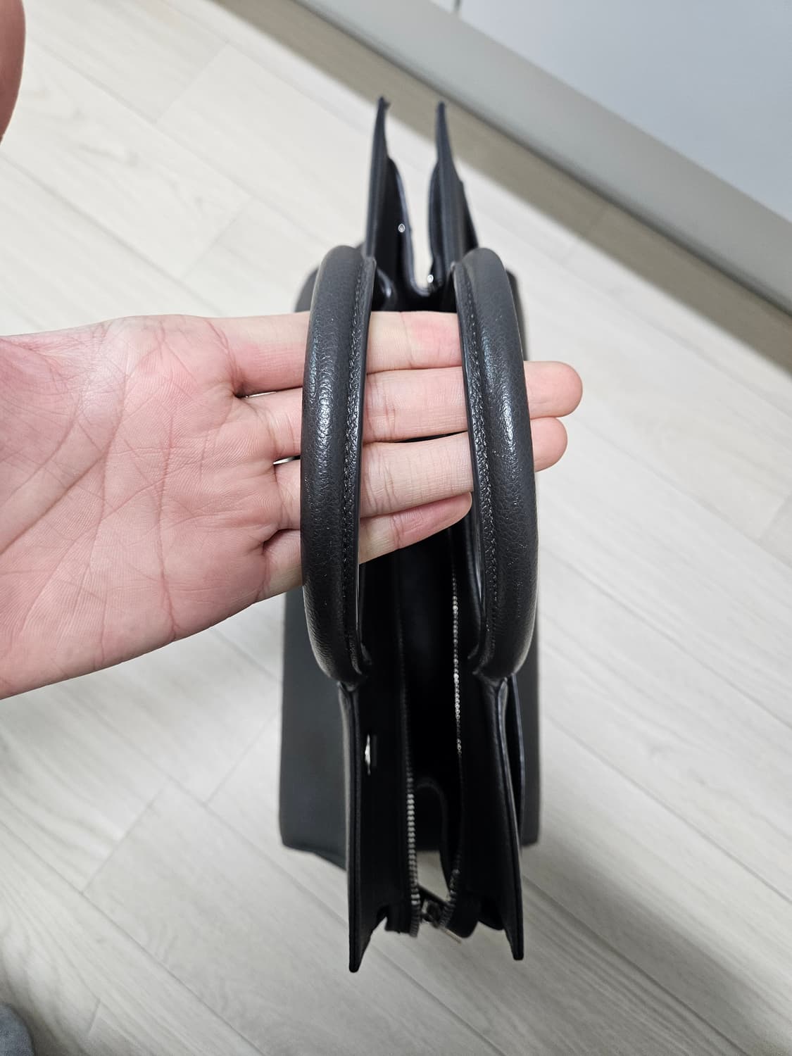 생로랑 리브고쉬 탑 토트백 블랙 상품이미지3