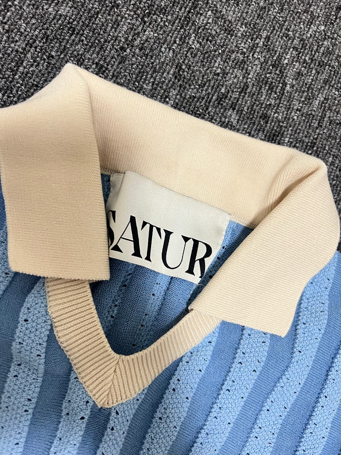 세터 시트론 베르 와펜 칼라 풋볼 하프 니트 리조트 블루 상품이미지3