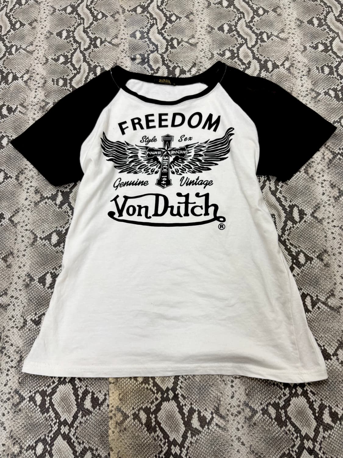 “Von Dutch” Y2K Cross Wings Print Tee 상품이미지1