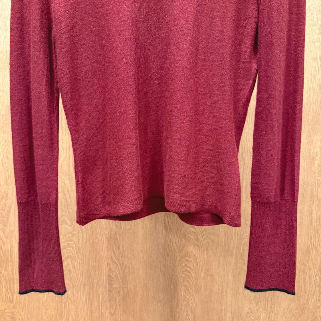 소니아 리키엘 라운드넥 긴팔 니트 블랙 배색 디테일 슬림핏 레드 상품이미지5