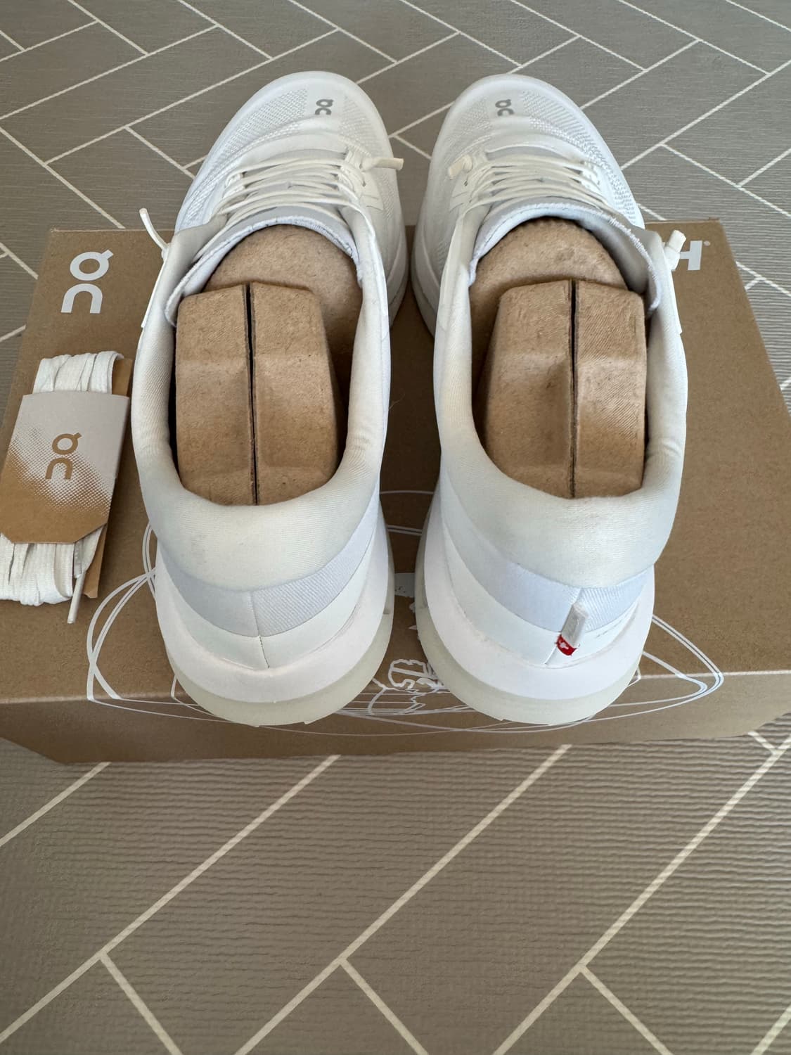 (285) 온 러닝 x 키스 클라우드존 on kith 상품이미지5