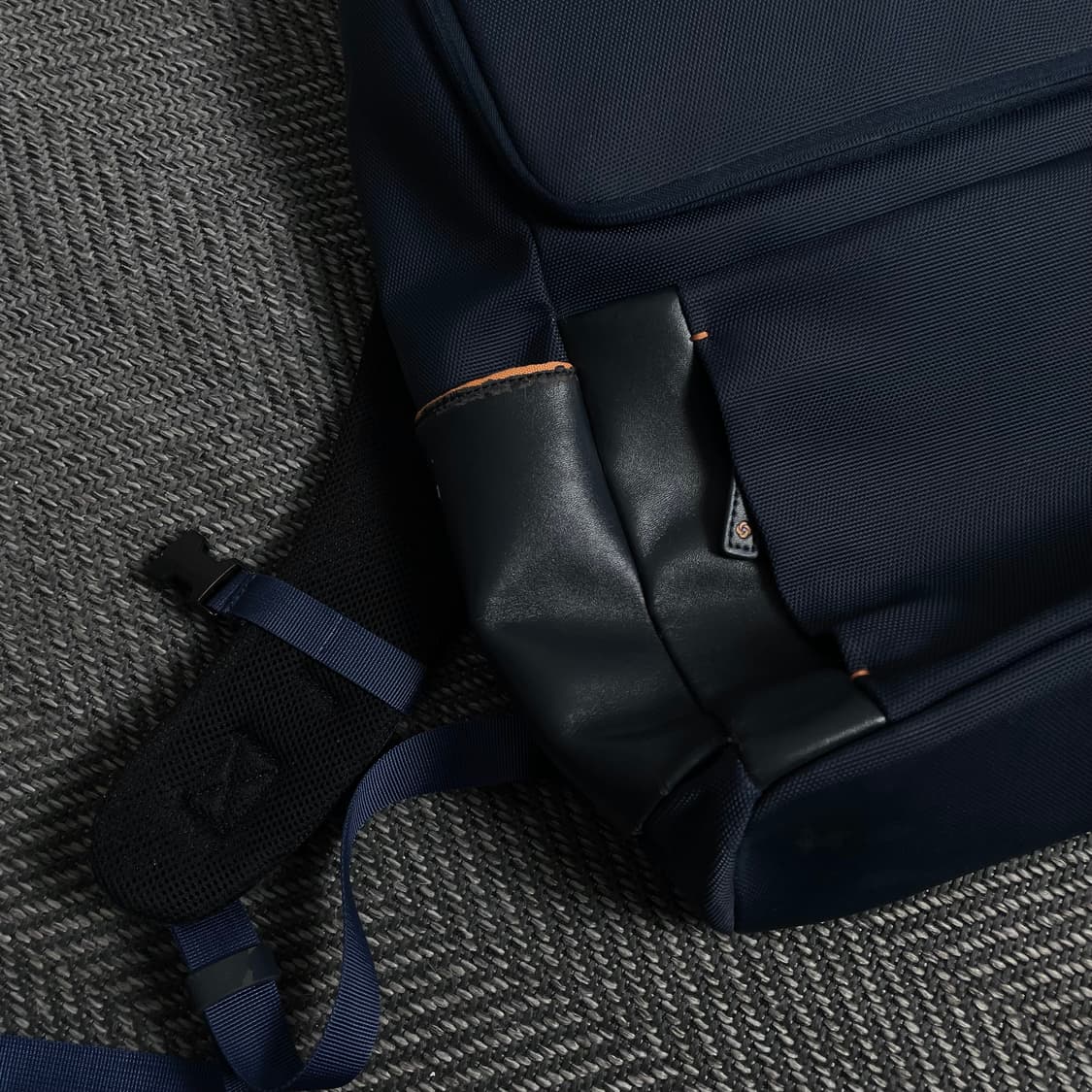 샘소나이트 미니멀 네이비 백팩 o 4490 상품이미지3