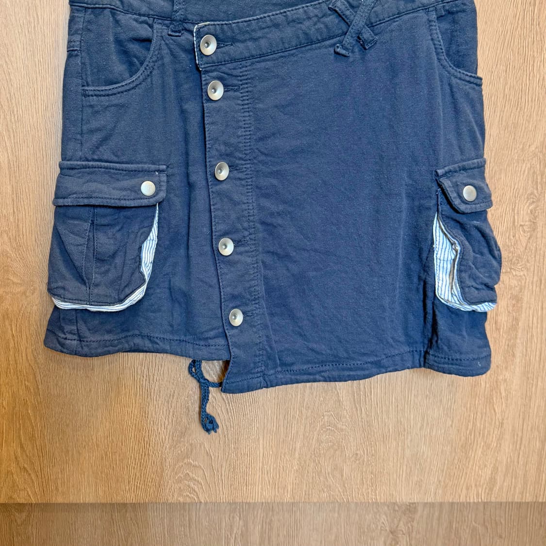 빈티지 카고 랩 미디 스커트 버튼업 밑단 스트링 디테일 네이비 상품이미지4