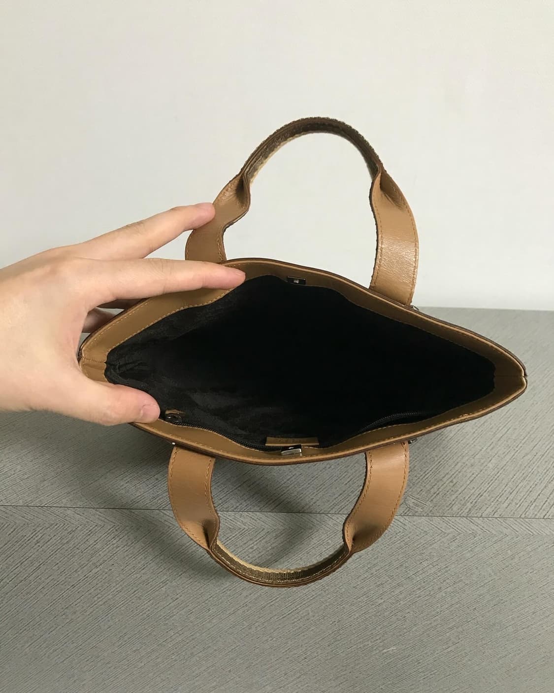 구찌 로고 레더 토트백 상품이미지6