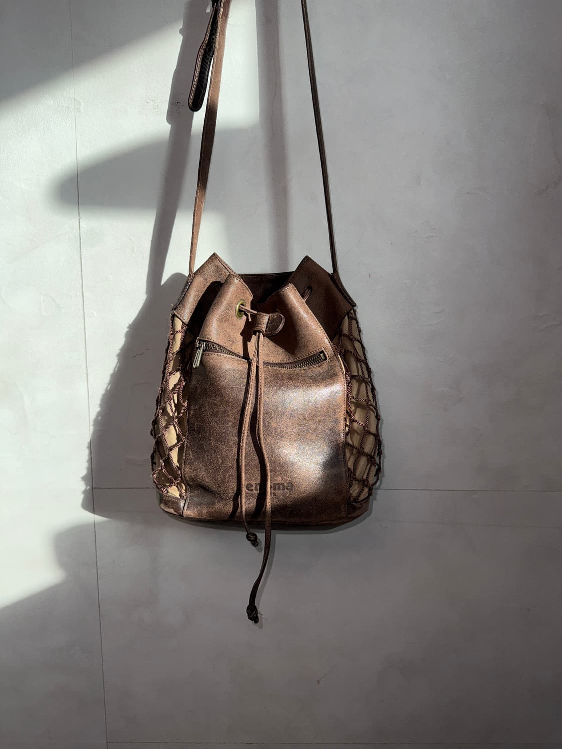 Renoma brown net drawstring cross bag 상품이미지2