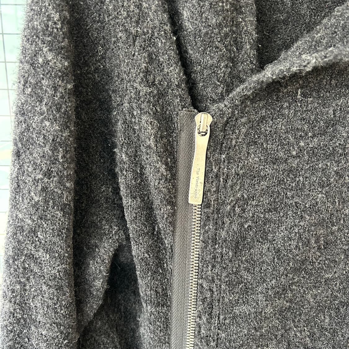 The viridi anne 축융 울 비대칭 집업 가디건 상품이미지5