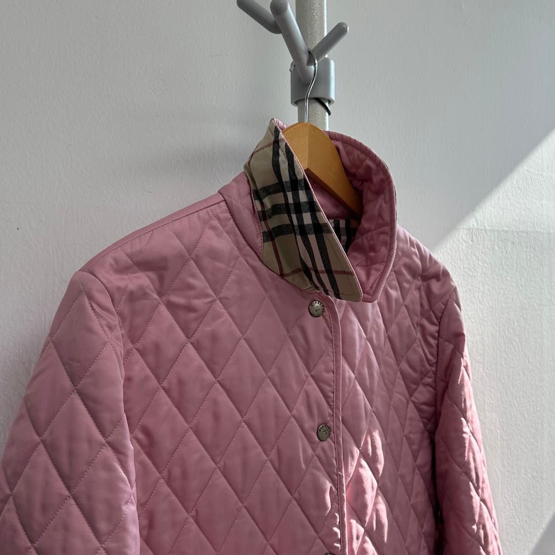 버버리 영국판 우유핑크 체크 퀼팅 자켓 상품이미지7