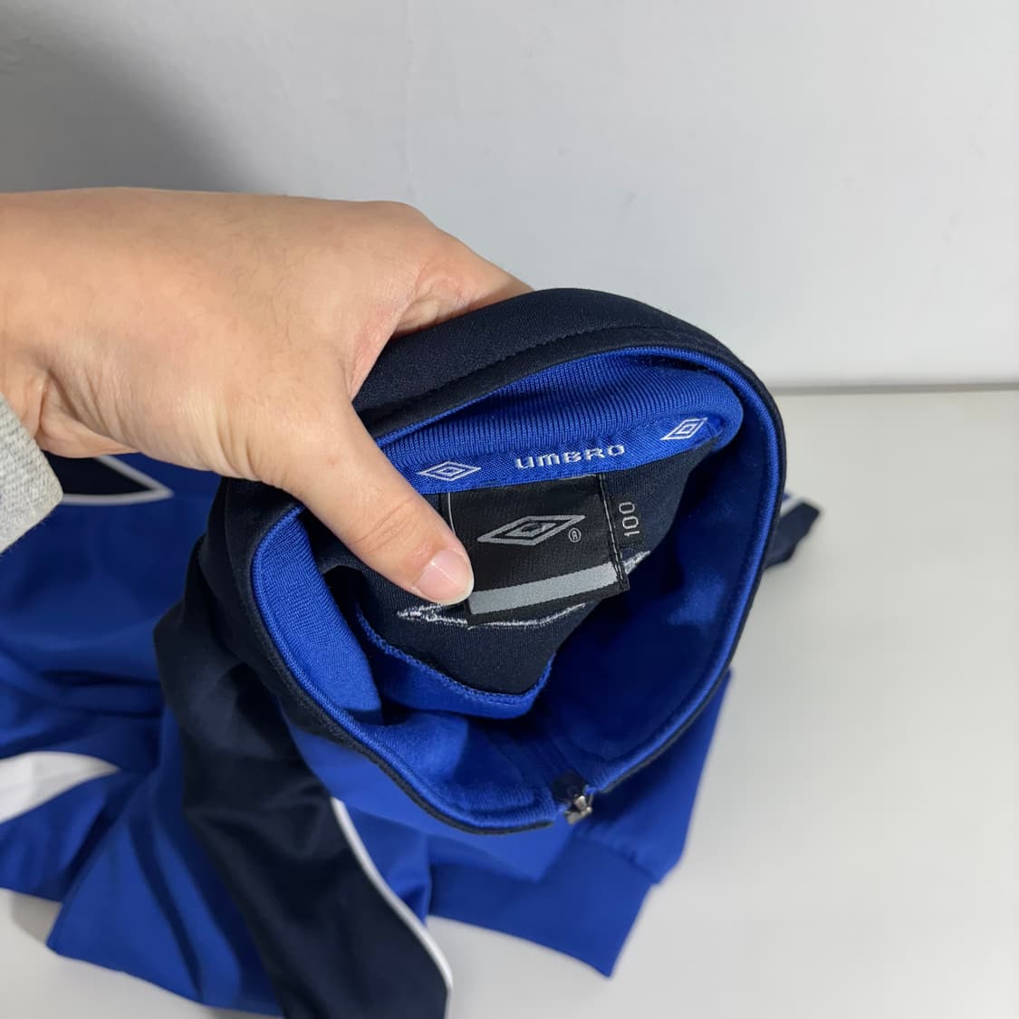 100 L 엄브로 블루 잉글랜드국대 축구트랙탑 집업져지 상품이미지4