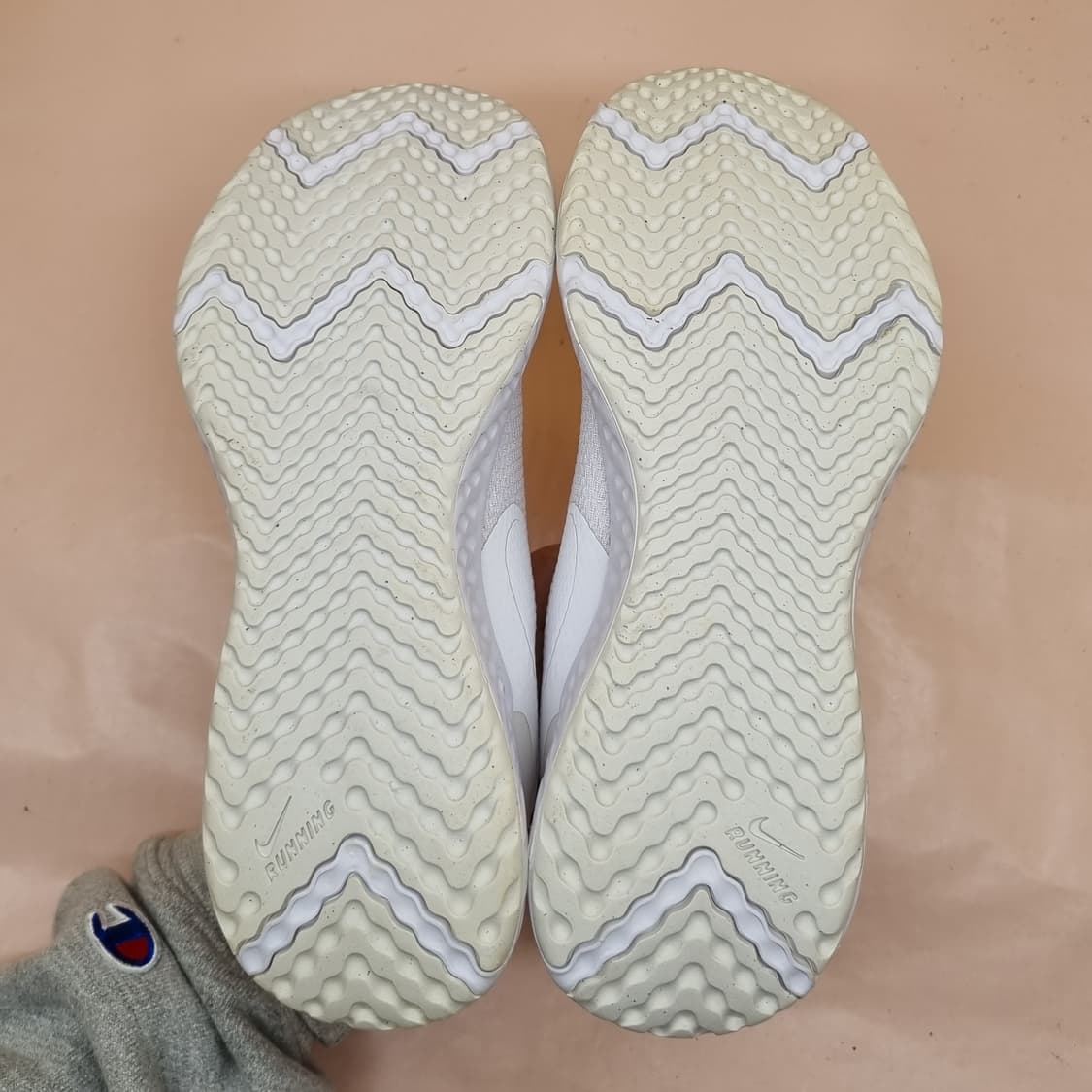 나이키 레볼루션5 트리플 화이트 운동화 220 상품이미지3