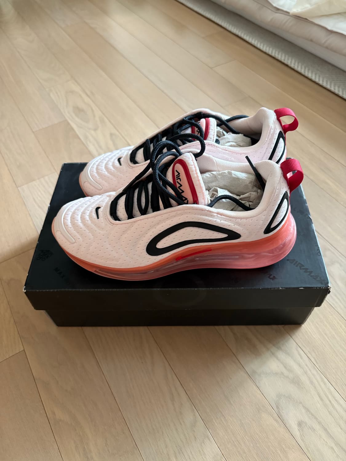 W NIKE AIR MAX 720 상품이미지2