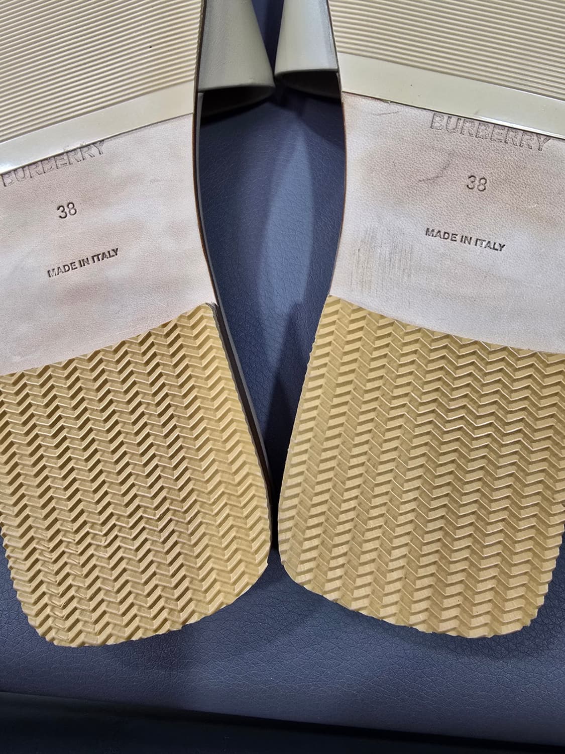 [정품] 버버리 TB로고 슬리퍼 상품이미지4