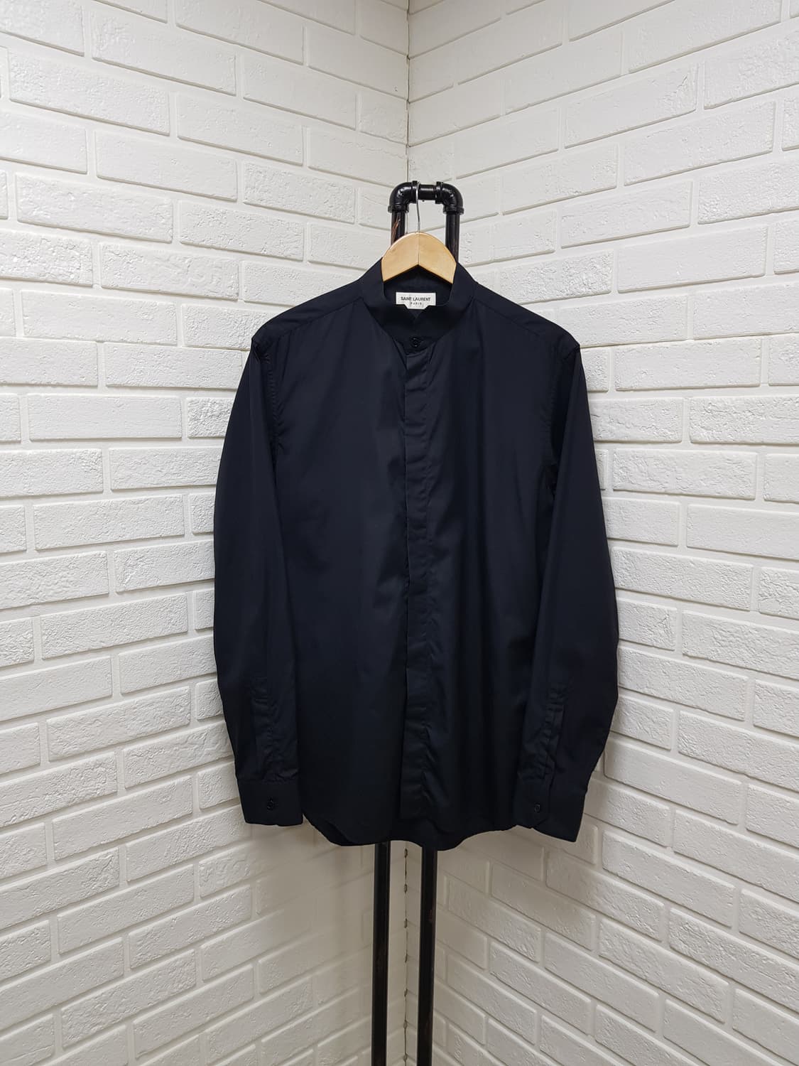 [13aw/41] 생로랑 블랙셔츠 히든버튼 상품이미지1